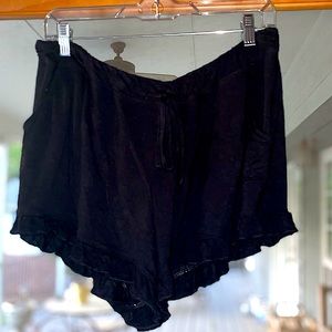 Secret treasures black ruffle shorts